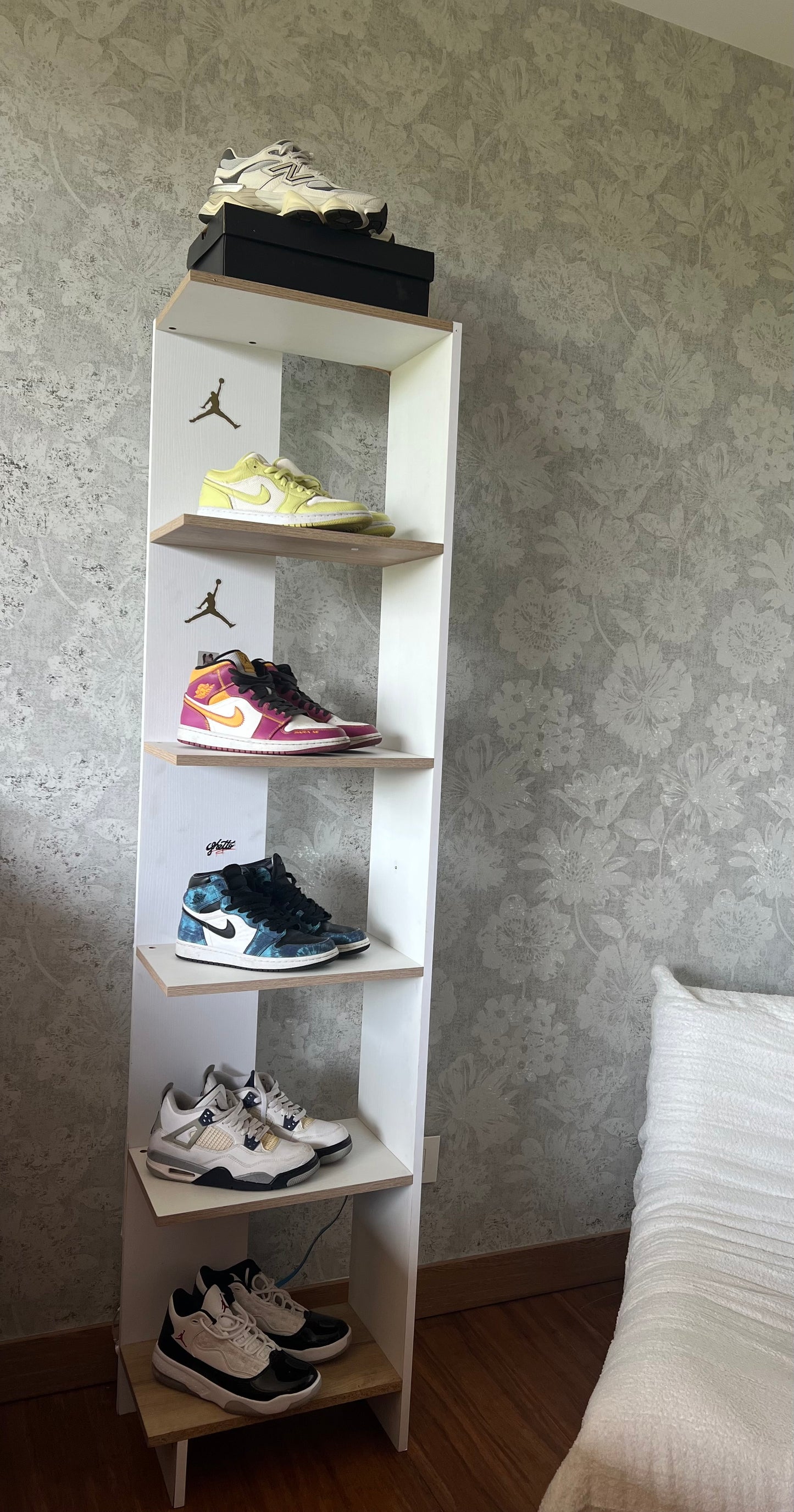 Repisa sneakers